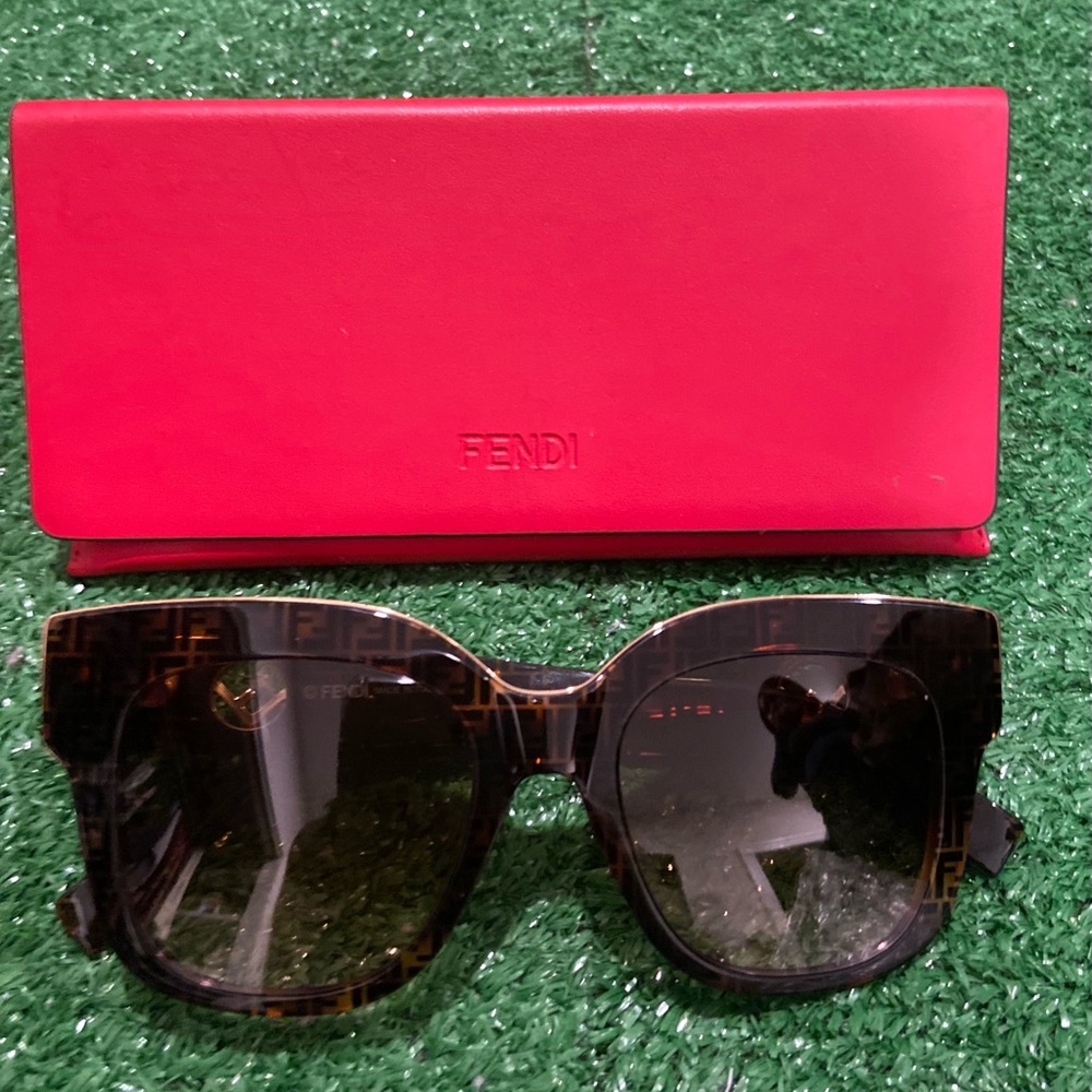 Fendi Black Sunglasses with Gradient Lenses